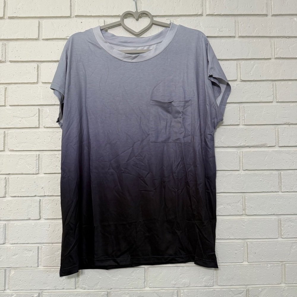 Women’s Large Gray to Black Ombre Pocket Tee – NWT
